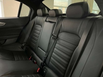 Alfa Romeo Giulia II Sedan Facelifting 2023 2.0 GME Turbo 280KM 2025 ALFA ROMEO Giulia Turbo Veloce Q4 Sedan 2.0 (280KM) 2025, zdjęcie 14