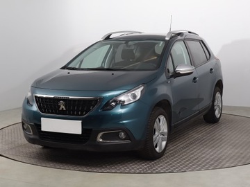 Peugeot 2008 I SUV Facelifting 1.2 PureTech 110KM 2017 Peugeot 2008 1.2 PureTech, Salon Polska, zdjęcie 1