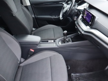 Skoda Octavia IV Liftback 2.0 TDI 150KM 2022 Skoda Octavia 2.0 TDI, Salon Polska, zdjęcie 8