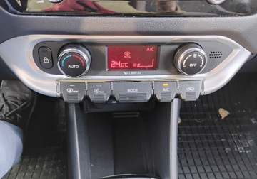 Kia Rio III Hatchback 5d Facelifting 1.4 WGT 90KM 2015 Kia Rio 2015r, 1.4 CRDI. Lekko uszkodzony prawy bok. Jezdzi. 1.4 Diesel, zdjęcie 12
