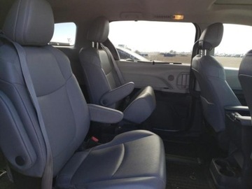 Toyota Sienna III 2021 Toyota Sienna 2021, 2.5L, 4x4, XLE, po gradobiciu 2.5 Hybryda 245KM, zdjęcie 9