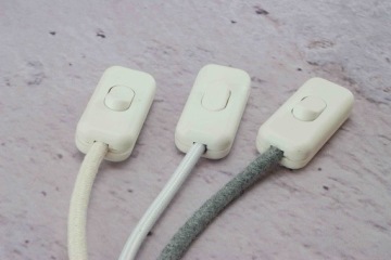 Белый проходной выключатель для лофт-светильника DIY