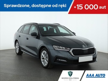 Skoda Octavia IV Kombi 1.5 TSI e-Tec Mild Hybrid 150KM 2021 Skoda Octavia 1.5 TSI e-tec, Salon Polska