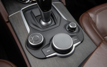 Alfa Romeo Stelvio SUV 2.2 Diesel 180KM 2017 Alfa Romeo Stelvio 2.2JTD 180KM Ledy Navi Camera Skora Full Serwis ASO No, zdjęcie 25