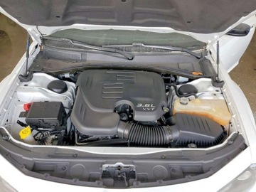 Chrysler 300C II 2023 Chrysler 300 Touring 2023 3.6 Benzyna 292KM, zdjęcie 6