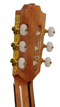 Адмира А6 - классическая гитара