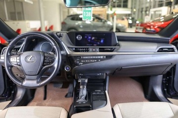 Lexus ES VII (XV70) 2019 Lexus ES 300h Busins Edition 2.5 Hybryda 178KM, zdjęcie 2