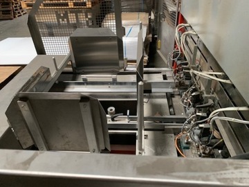 Коробочно-склеивающая машина для производства лотков и коробок с паллетайзером BTM12.