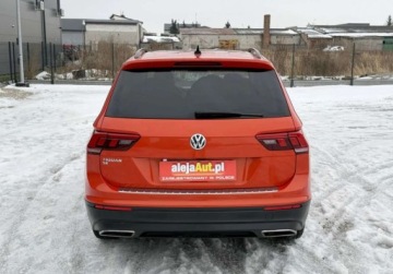 Volkswagen Tiguan II 2019 Volkswagen Tiguan 4x4 Tiguan 2.0 TSI 180 KM 2019r 135.000 km Warszawa, zdjęcie 12