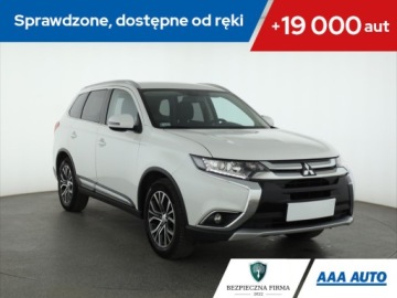 Mitsubishi Outlander III SUV Facelifting 2015 2.0 MIVEC 150KM 2016