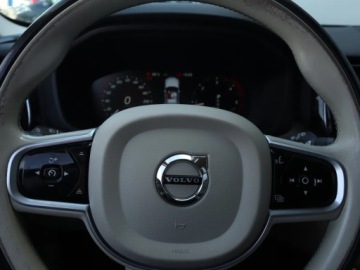 Volvo XC60 II Crossover D4 190KM 2018 Volvo XC60 D4, Salon Polska, 187 KM, 4X4, zdjęcie 16