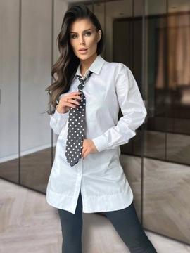 Biała koszula oversize z krawatem By o la la