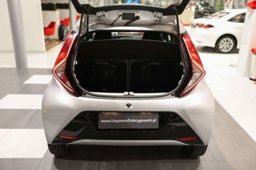 Toyota Aygo II Hatchback 3d Facelifting 1.0 VVT-i 72KM 2019 Toyota Aygo 1.0 VVT-i X-play czujniki parkowania Benzyna 72KM, zdjęcie 36