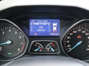 Ford Focus III Hatchback 5d facelifting 1.0 EcoBoost 100KM 2014 Ford Focus 1.0 EcoBoost, Navi, Klima, Tempomat, zdjęcie 10