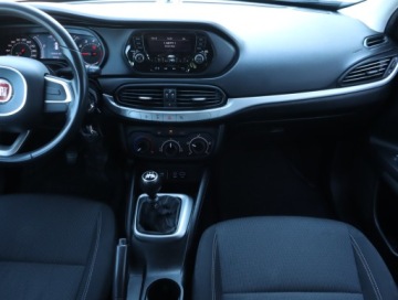 Fiat Tipo II Hatchback 1.4 95KM 2017 Fiat Tipo 1.4 16V, Salon Polska, Klima, zdjęcie 7