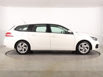 Peugeot 308 II SW Facelifting 1.2 PureTech 110KM 2018 Peugeot 308 1.2 PureTech, Klima, Tempomat, zdjęcie 5