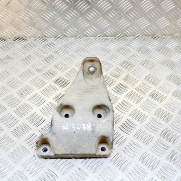 BMW 2 F22 F23 2016 LEVÝ STRANA UCHYCENÍ / DRŽÁKY MOTORU