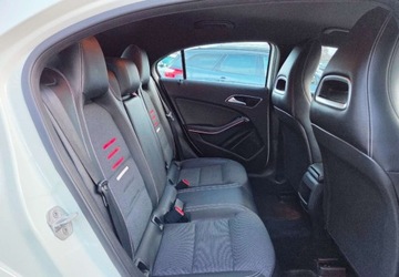 Mercedes Klasa A W176 Hatchback 5d Facelifting 180 122KM 2016 Mercedes-Benz Klasa A 1,6 Ben 122 km AMG 6 -biegow 1.6 Benzyna 122KM, zdjęcie 24