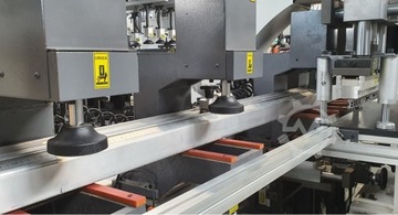 МНОГОШПИНДЕЛЬНЫЙ СВЕРЛИЛЬНЫЙ СТАНОК ДЛЯ ПЕТЛЕЙ BORING SYSTEM 2051