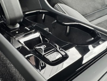 Volvo XC40 Crossover Facelifting 2.0 B3 163KM 2025 Volvo XC 40 B3 Plus Dark | Pixel LED | Harman Kard, zdjęcie 19