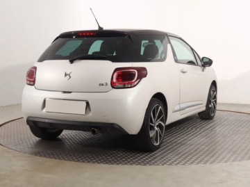 DS 3 Hatchback Facelifting 2016 1.2 PureTech 110KM 2016 DS 3 1.2 PureTech, Skóra, Navi, Klima, zdjęcie 4