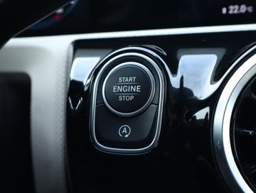 Mercedes Klasa A W177/V177 Hatchback 1.3 200 163KM 2018 Mercedes A A 200, Salon Polska, Automat, Skóra, zdjęcie 19