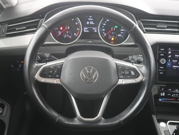 Volkswagen Passat B8 Limousine Facelifting 1.5 TSI EVO 150KM 2020 VW Passat 1.5 TSI, Salon Polska, Automat, Navi, zdjęcie 14