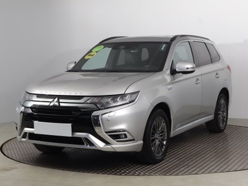 Mitsubishi Outlander III 2019 Mitsubishi Outlander 2.4 PHEV, Serwis ASO, 4X4, zdjęcie 1
