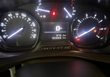 Citroen Jumpy III 2024 Citroen Jumpy Bardzo niski przebieg Klimatyzacja Radio 1.5 Diesel 100KM, zdjęcie 9