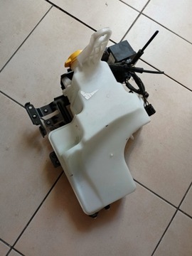 ZBIORNIK NA PŁYN DO SPRYSKIWACZY JEEP WRANGLER 68293018AA 68293019AA
