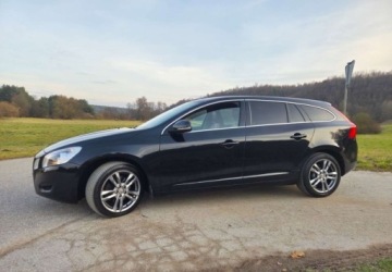 Volvo V60 I Kombi 2.0 D3 163KM 2011 Volvo V60 Volvo V60 D3 Geartronic Momentum 2.0 Diesel 163KM, zdjęcie 7