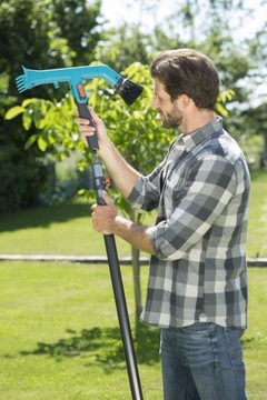 СКРЕБОК ДЛЯ ОЧИСТКИ ЖЕЛОБОВ С КРЫШИ Gardena Combisystem