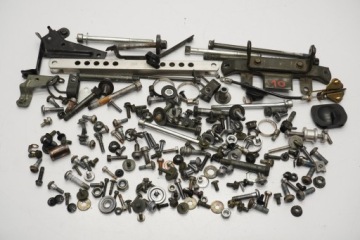 YAMAHA FZS 1000 FAZER 01-05 БОЛТЫ ВИНТЫ