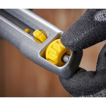 NÓŻ INTERLOCK OSTRZE ŁAMANE 18MM KORPUS METALOWY STANLEY