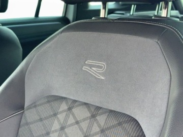 Volkswagen Tiguan II SUV Facelifting 1.5 TSI 150KM 2022 Volkswagen Tiguan 1.5 TSI evo R-Line dsg 2022 1.5 Benzyna 150KM, zdjęcie 22