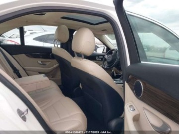 Mercedes Klasa C W205 2018 Mercedes-Benz Klasa C C 300 4matic 2.0 Benzyna 241KM, zdjęcie 10