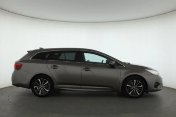 Toyota Avensis III Wagon Facelifting 2015 2.0 D-4D 143KM 2016 Toyota Avensis 2.0 D-4D, Salon Polska, VAT 23%, zdjęcie 4