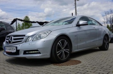 Mercedes Klasa E W212 Coupe 220 CDI BlueEFFICIENCY 170KM 2011 Mercedes-Benz Klasa E 2.2 Diesel 163 KM, Automat, Navi, Skora, Biksenon, G, zdjęcie 4