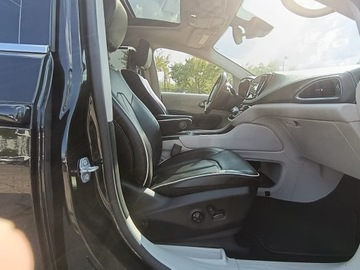Chrysler Pacifica II 3.6 V6 Hybrid 264KM 2022 pacifica Limited Plug-In Hybrid, Automat, Niski przebieg ,2 X klucz, zdjęcie 11