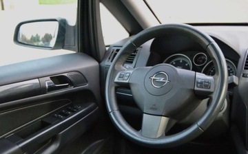 Opel Zafira B 1.9 CDTI ECOTEC 120KM 2005 Opel Zafira 1.9 Diesel 120KM, 7-Osobowa, ISOFIX, Panorama, Pol skora, Hak, zdjęcie 10