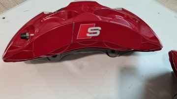 AUDI Q7 Q8 4M TŘMEN BRZDOVÝ PŘEDNÍ LEVÝ AKEBONO- 4M0615105BB