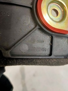 KRYT VOLIČE A4 B5 PASSAT FL 8D0711406C