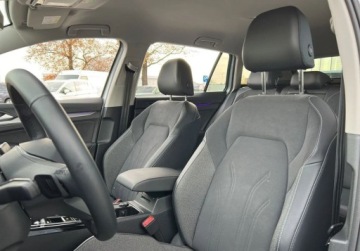 Volkswagen Golf VIII 2025 Volkswagen Golf Variant Style 1.5 eTSI mHEV 150KM DSG 1.5 Benzyna 150KM, zdjęcie 5