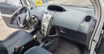 Toyota Yaris II Hatchback 5d 1.3 i VVT-i 86KM 2006 Toyota Yaris 1.3 16V VVT-i 87KM Klimatyzacja 1.3 Benzyna 87KM, zdjęcie 9