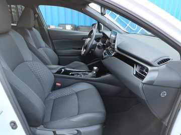 Toyota C-HR I Crossover Facelifting 2.0 Hybrid Dynamic Force 184KM 2023 Toyota C-HR 2.0 Hybrid Style 2.0 Hybrid 184KM Styl, zdjęcie 9