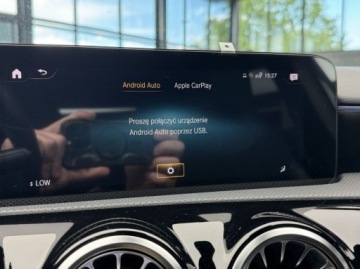 Mercedes Klasa A W177/V177 Hatchback 1.3 200 163KM 2021 Mercedes-Benz Klasa A 200 AMG Line Ambiente Kamera CarPlay Android Aut, zdjęcie 25