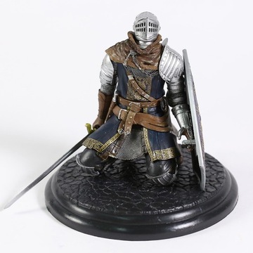 figurka Klęczący Oscar z Dark Souls z PL