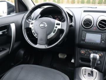 Nissan Qashqai I Crossover 2.0 140KM 2010 Nissan Qashqai+2 2.0 i, 4X4, Automat, 7 miejsc, zdjęcie 6