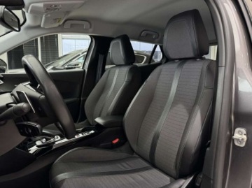 Peugeot 2008 II SUV 1.2 PureTech 130KM 2021 Peugeot 2008 Allure CarPlayAndroid Auto Keyless LED Asystent pasa ruchu, zdjęcie 8