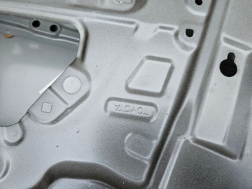 DVEŘE PRAVÉ PŘEDNÍ PRAVÝ TOYOTA PRIUS 4 IV W5 2015-2023R